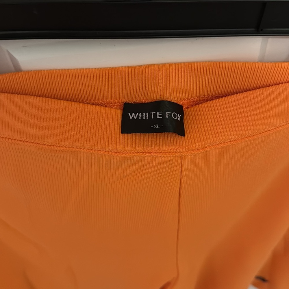 WHITE FOX Excellent Condition Navy/Orange T Shirt Set - Picture 8 of 15